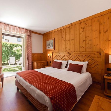 Hotel Bouton D'Or - Κουρμαγιέρ Εξωτερικό φωτογραφία