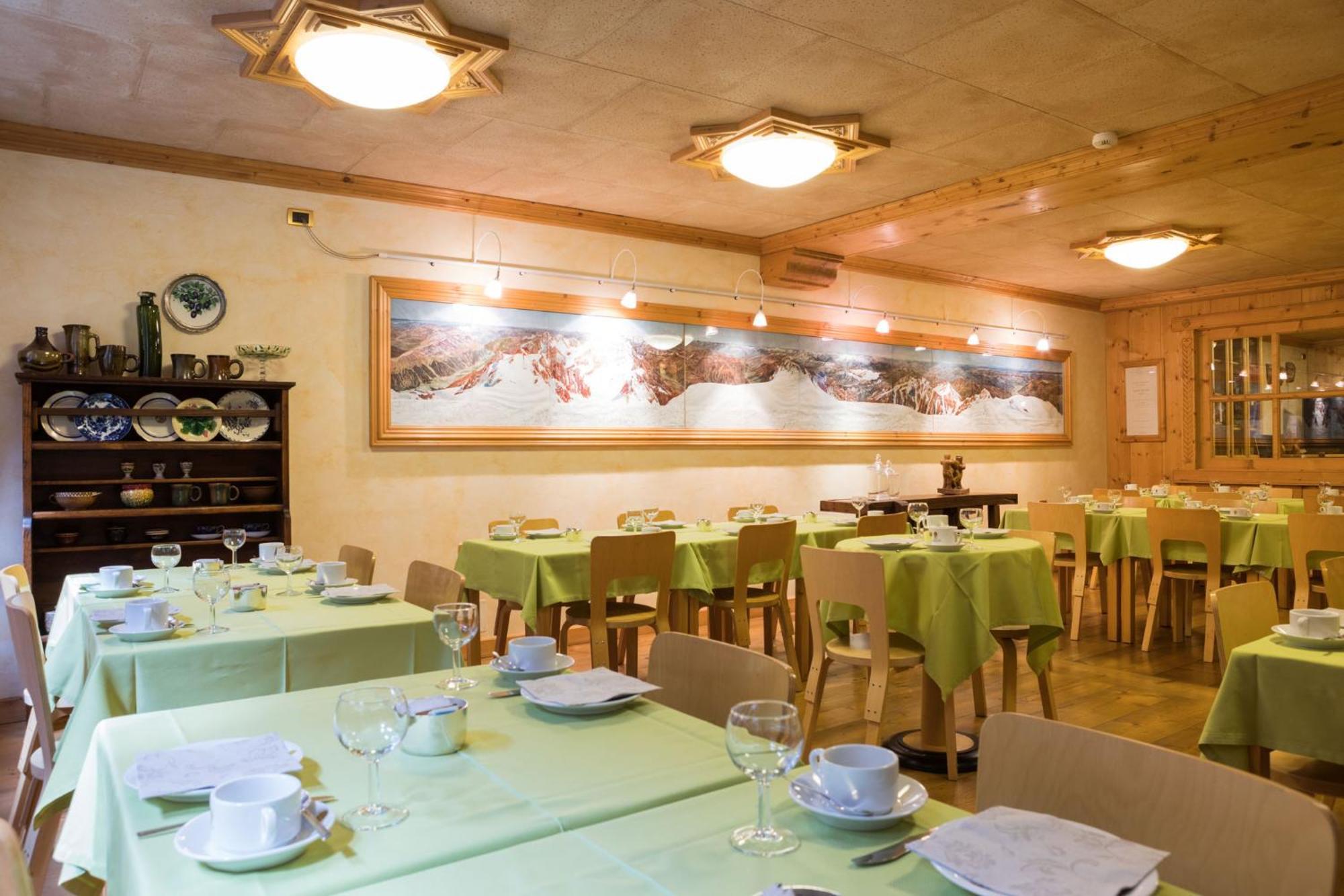 Hotel Bouton D'Or - Κουρμαγιέρ Εξωτερικό φωτογραφία