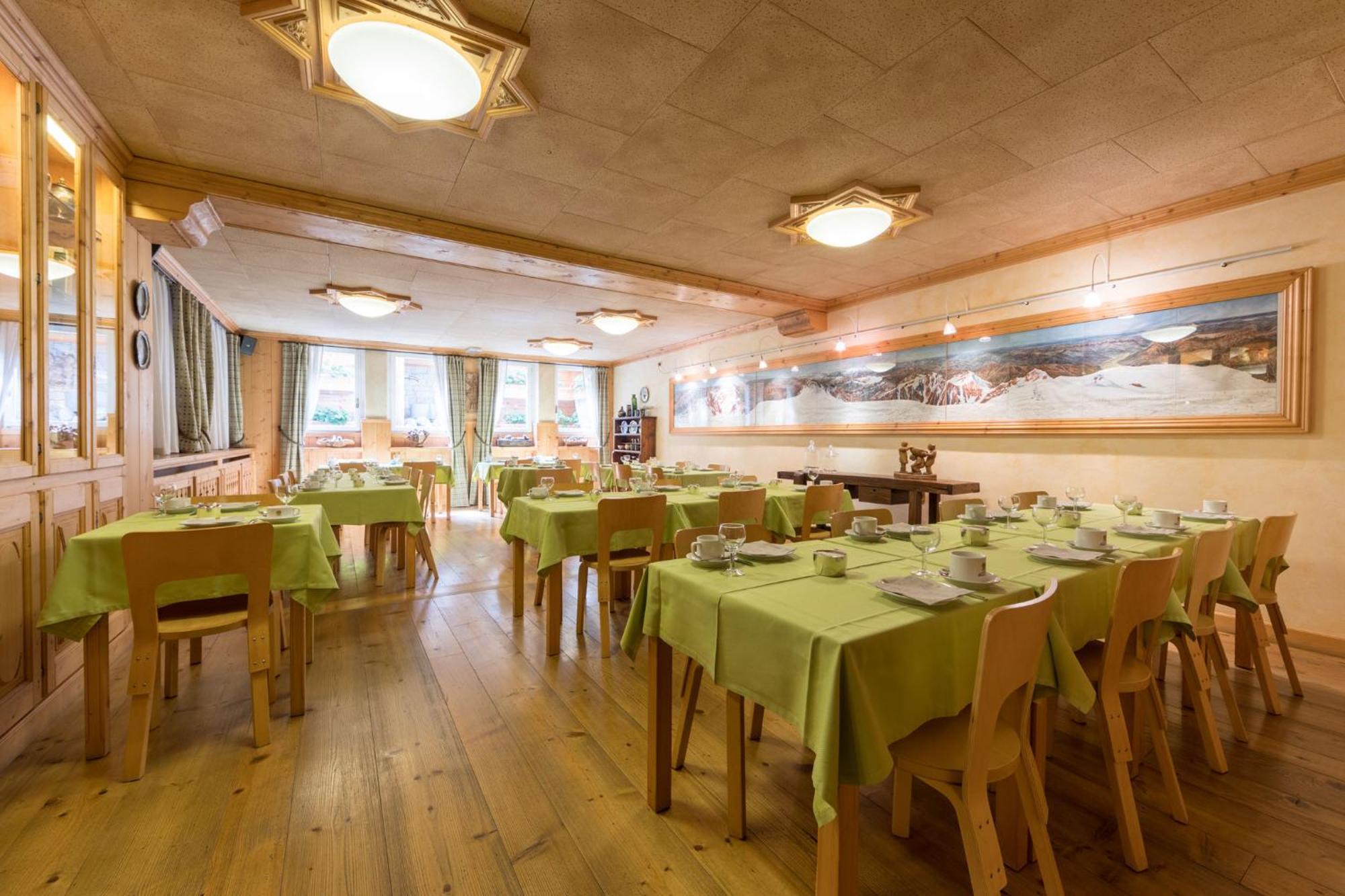 Hotel Bouton D'Or - Κουρμαγιέρ Εξωτερικό φωτογραφία