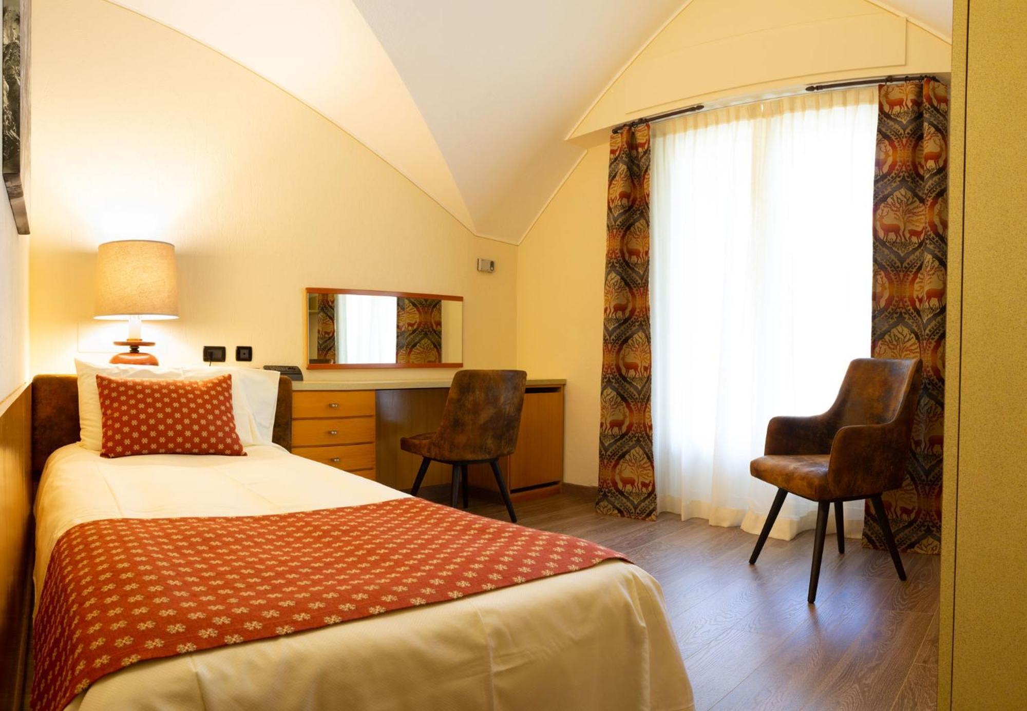 Hotel Bouton D'Or - Κουρμαγιέρ Εξωτερικό φωτογραφία