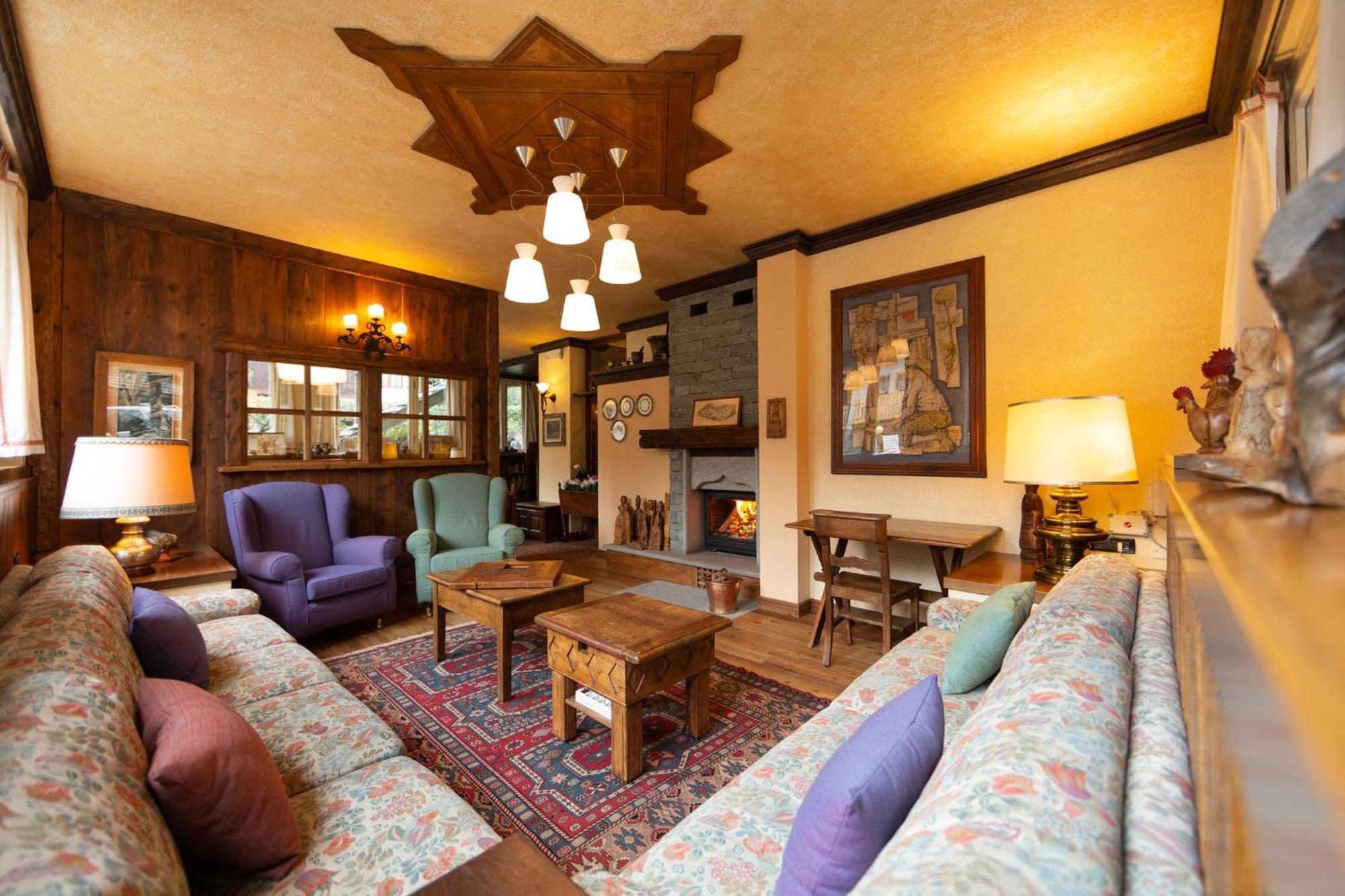 Hotel Bouton D'Or - Κουρμαγιέρ Εξωτερικό φωτογραφία