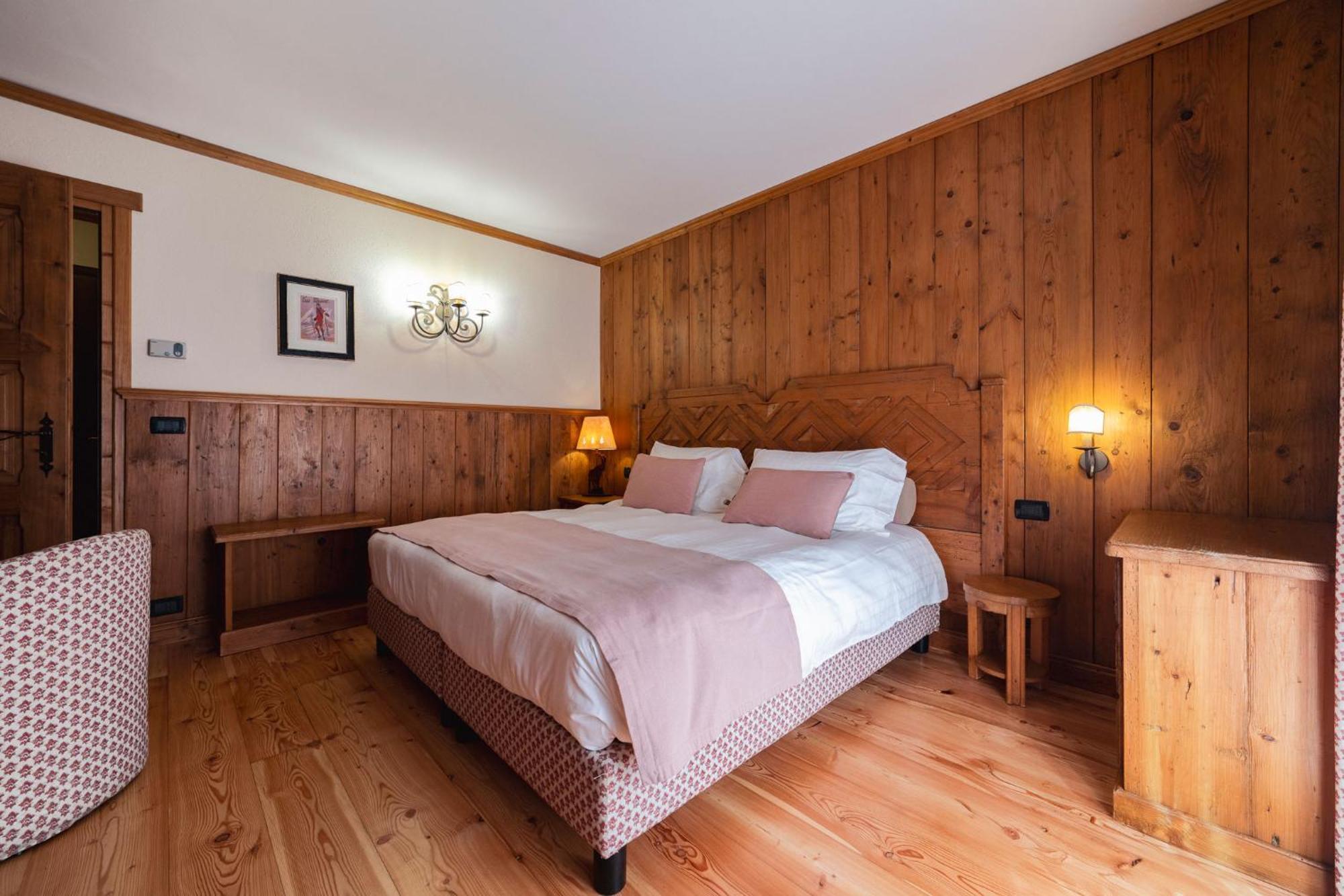 Hotel Bouton D'Or - Κουρμαγιέρ Εξωτερικό φωτογραφία