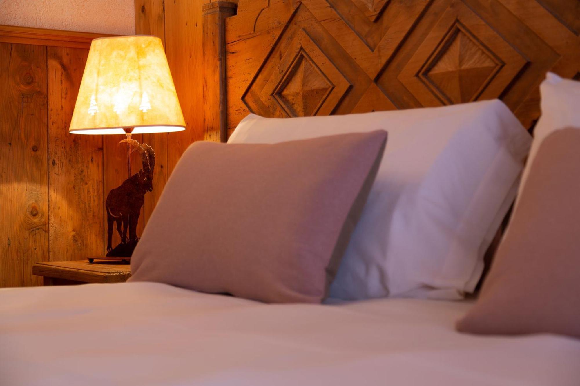 Hotel Bouton D'Or - Κουρμαγιέρ Εξωτερικό φωτογραφία