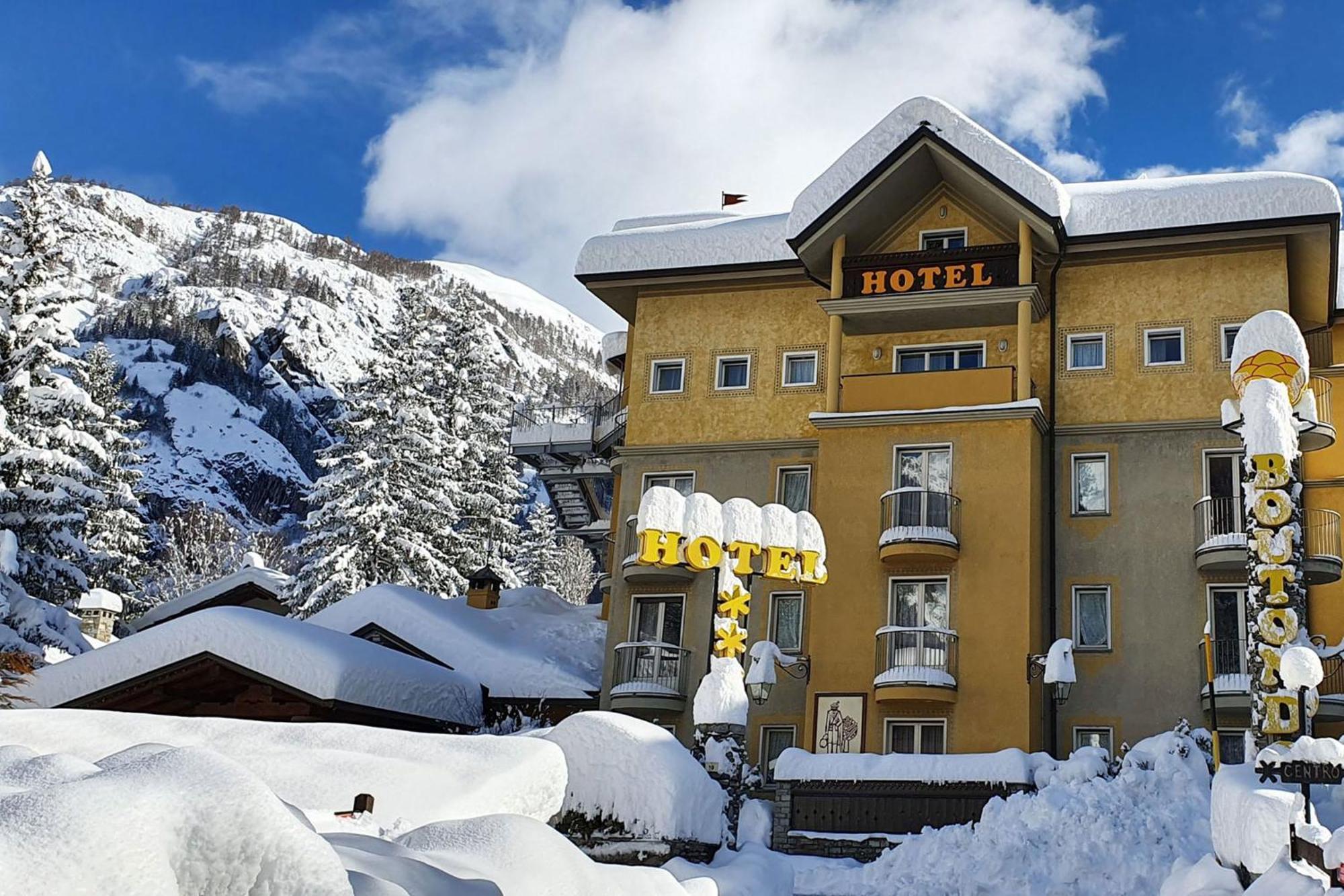Hotel Bouton D'Or - Κουρμαγιέρ Εξωτερικό φωτογραφία