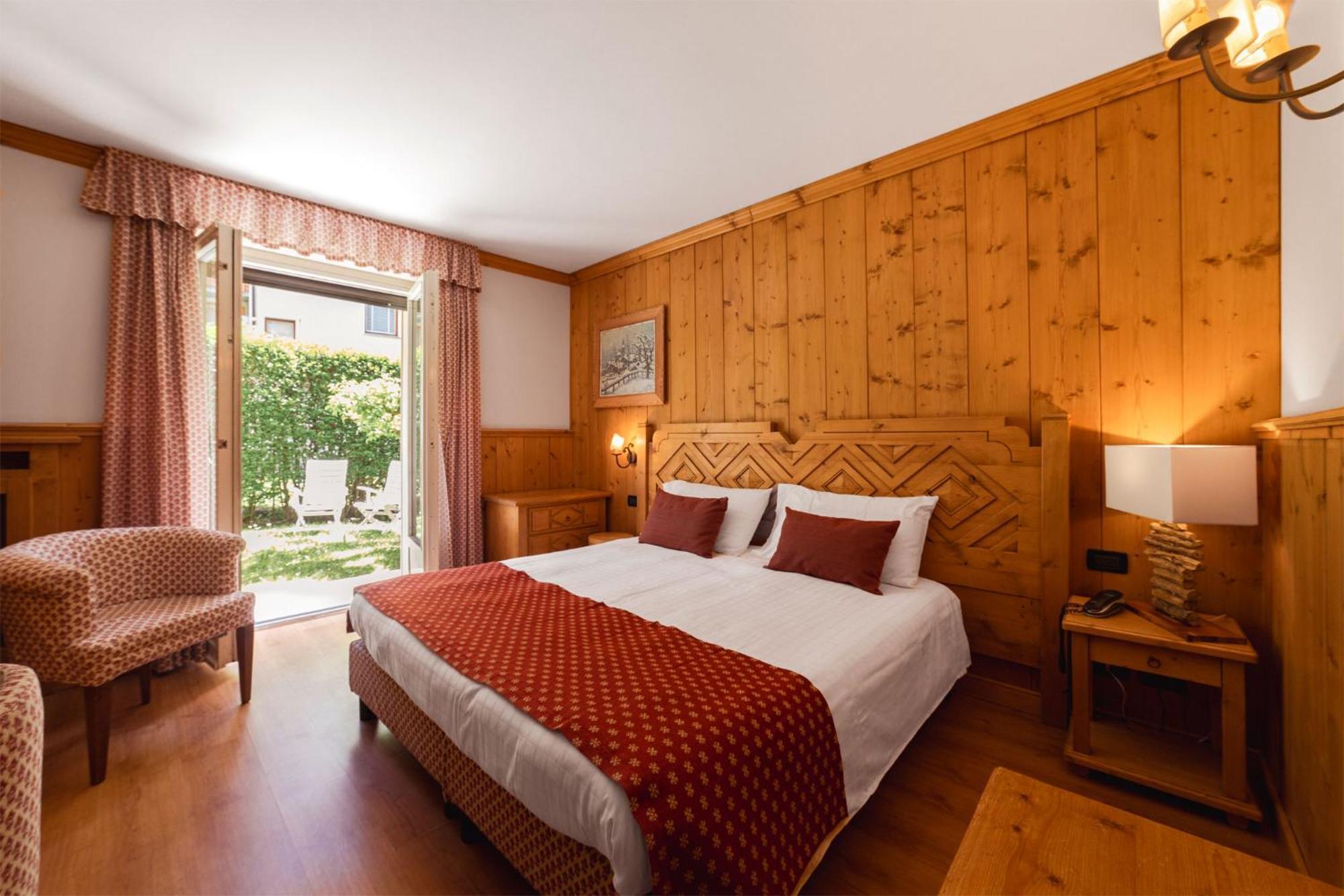 Hotel Bouton D'Or - Κουρμαγιέρ Εξωτερικό φωτογραφία